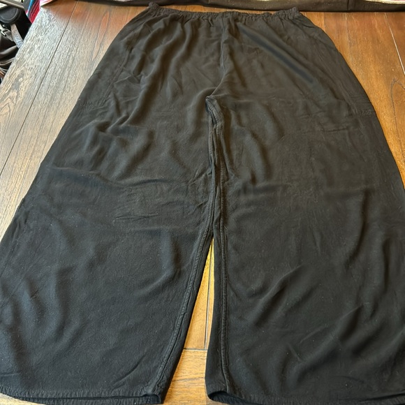 Jules of Morocco Wide Leg Cropped Side Slit Pants - Picture 10 of 11